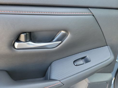 Certified 2025 Nissan Sentra SR FWD image 20