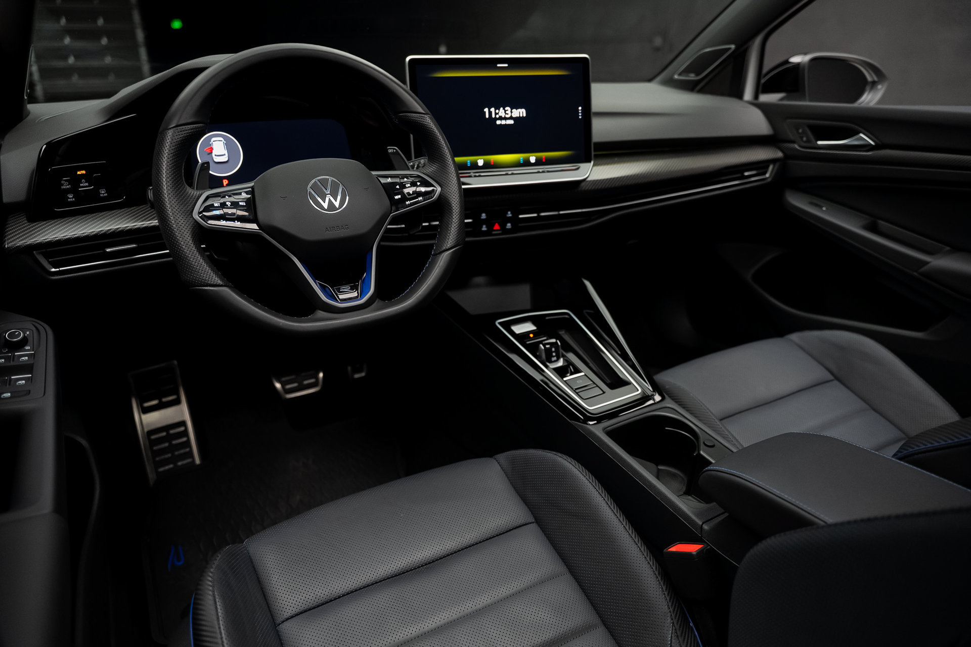 Used 2025 Volkswagen Golf R Black Edition AWD/4WD image 2