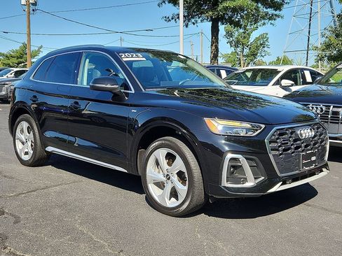 Used 2023 Audi Q5 2.0T Premium Plus w/ Premium Plus Package AWD/4WD image 2