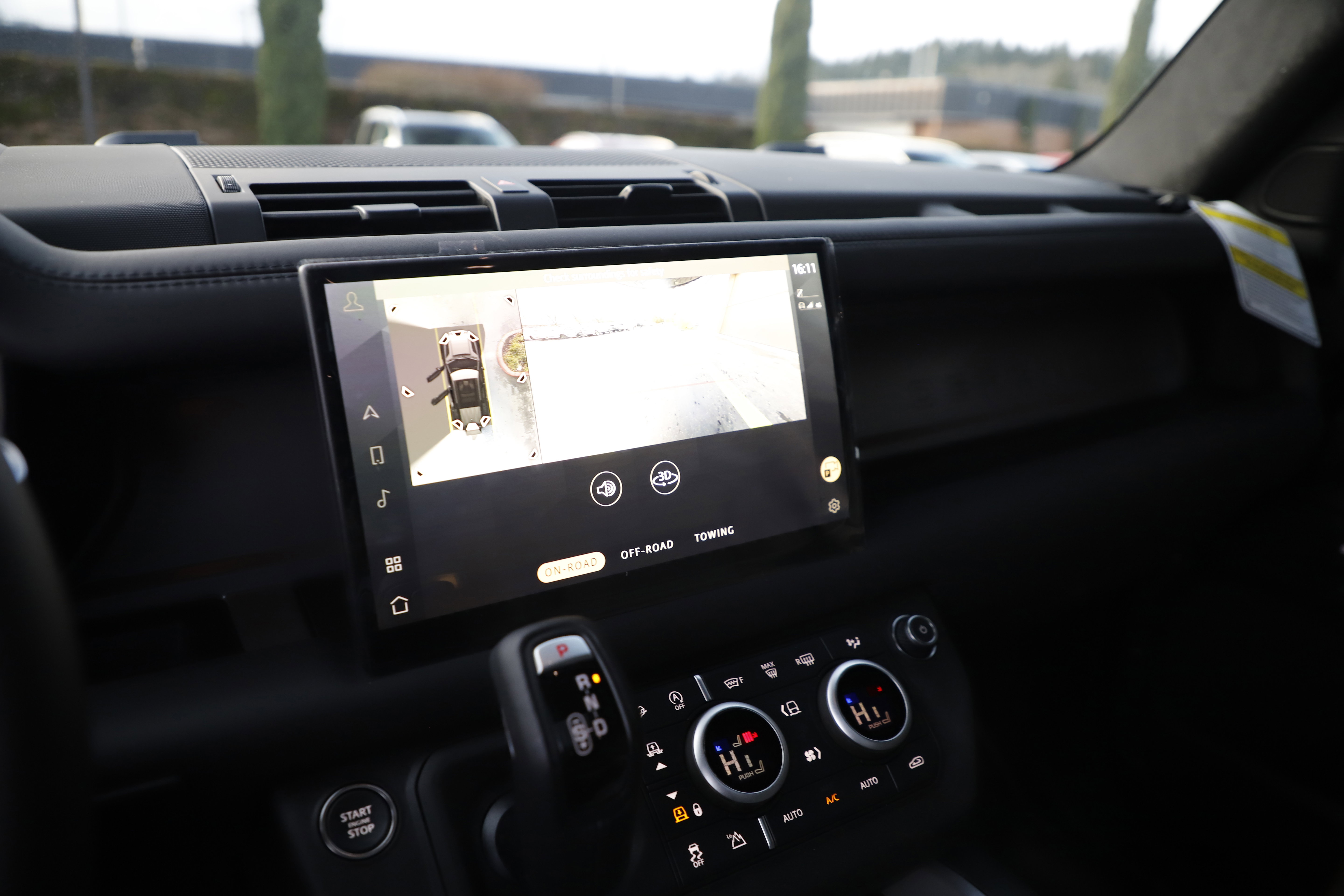 New 2025 Land Rover Defender 110 X AWD/4WD image 21