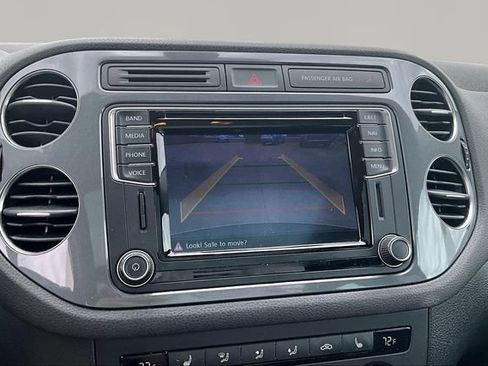 Used 2016 Volkswagen Tiguan SEL AWD/4WD image 23