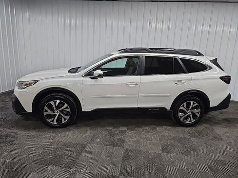 Used 2022 Subaru Outback Limited image 5