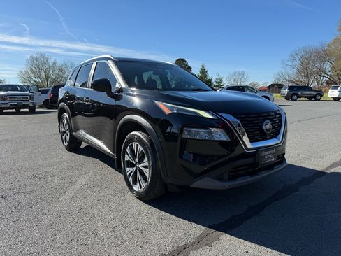 Used 2023 Nissan Rogue SV w/ SV Premium B Package image 8