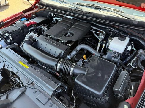 Used 2025 Nissan Frontier SV RWD image 37