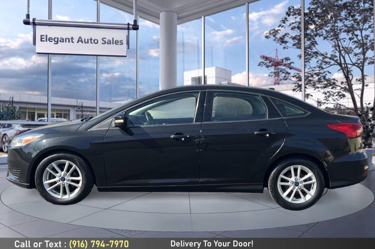 Used 2015 Ford Focus SE w/ SE Cold Weather Package FWD image 8