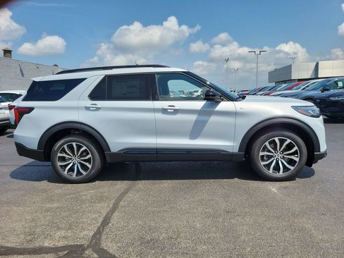 New 2026 Ford Explorer ST-Line AWD/4WD image 3
