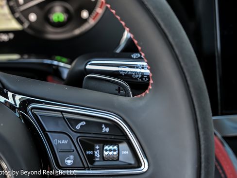 Used 2024 Bentley Flying Spur W12 image 36