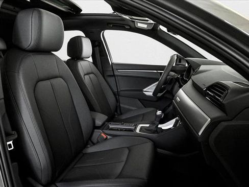 New 2025 Audi Q3 2.0T Premium image 11