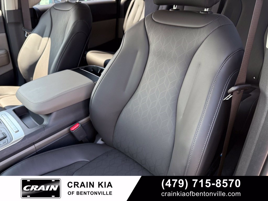 New 2026 Kia Carnival FWD image 23