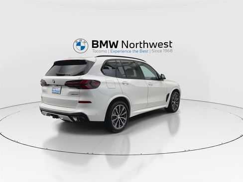 New 2026 BMW X5 xDrive40i w/ M Sport Package AWD/4WD image 3