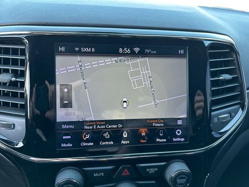 Used 2019 Jeep Grand Cherokee Altitude image 11