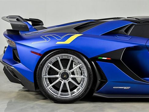 Used 2021 Lamborghini Aventador SVJ AWD/4WD image 17