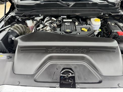 Used 2025 RAM 2500 Laramie AWD/4WD image 31