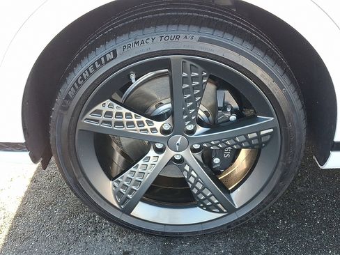 Certified 2025 Genesis GV70 3.5T Sport w/ Sport Advanced Package image 28