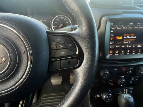 Used 2022 Jeep Renegade Trailhawk w/ Trailer Tow Group image 29