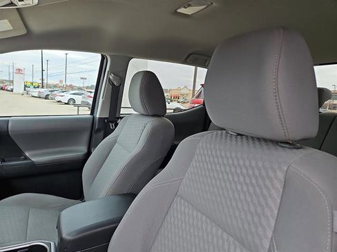 Used 2020 Toyota Tacoma SR5 image 12