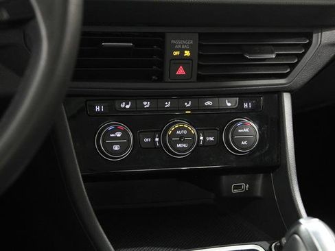 Used 2019 Volkswagen Jetta SE image 13