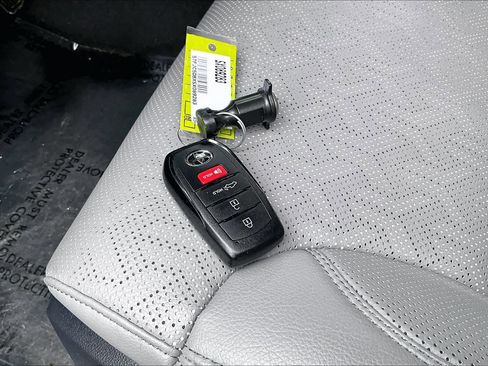 Used 2025 Toyota Tundra Limited image 15