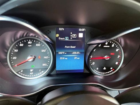 Used 2020 Mercedes-Benz GLC 300 4MATIC image 38