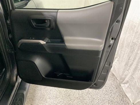 Used 2018 Toyota Tacoma SR5 image 16