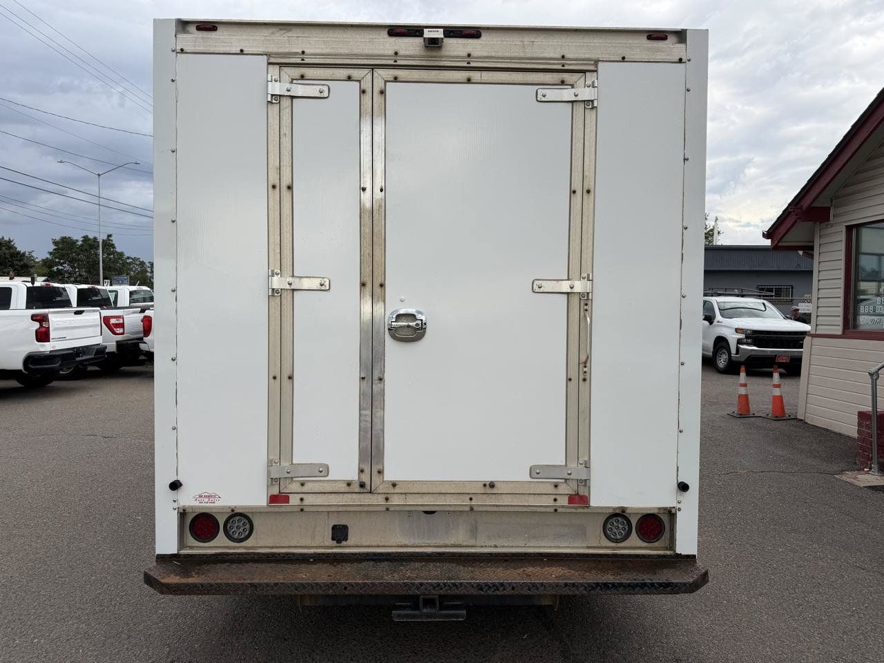 Used 2020 Chevrolet Express 3500 w/ Power Convenience Package RWD image 7