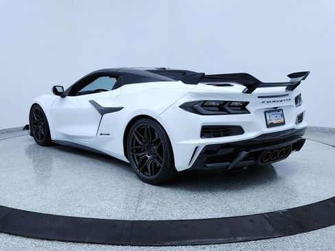 Used 2024 Chevrolet Corvette Z06 image 3