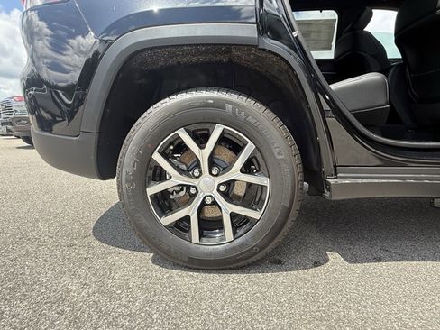 New 2025 Jeep Grand Cherokee Limited w/ Luxury Tech Group II image 27
