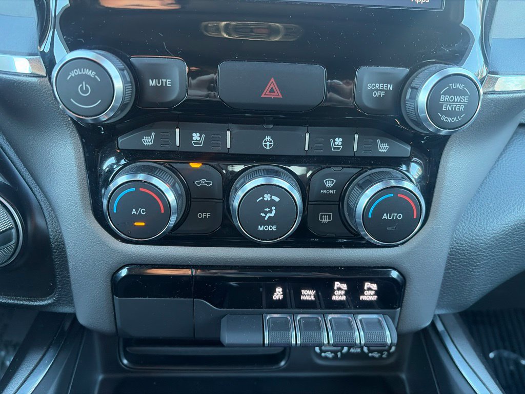 Used 2022 RAM 1500 Laramie AWD/4WD image 29