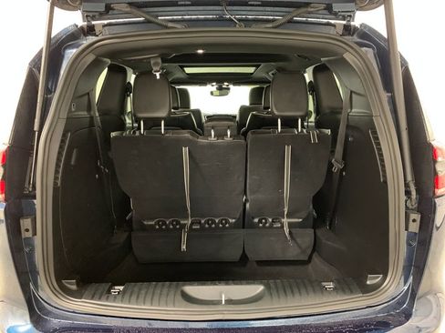 Used 2025 Chrysler Pacifica Limited FWD image 25