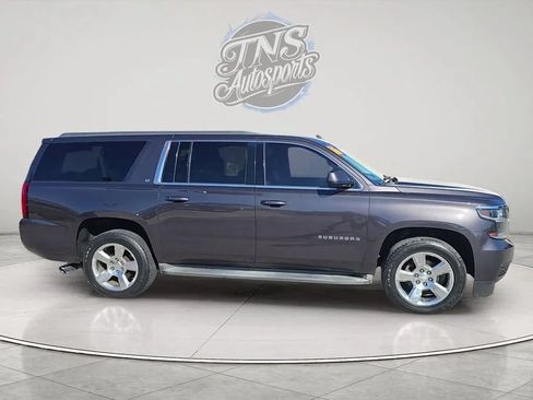 Used 2016 Chevrolet Suburban LT w/ Luxury Package AWD/4WD image 4