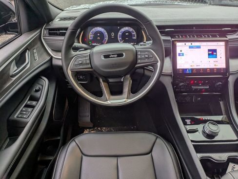 New 2025 Jeep Grand Cherokee L Limited w/ Luxury Tech Group II image 14