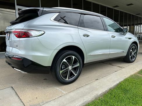 Used 2022 Buick Enclave Essence w/ Sport Touring Edition FWD image 7