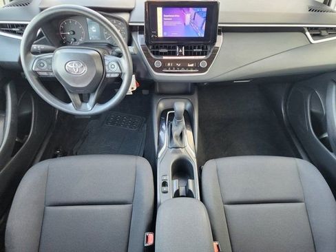 Used 2025 Toyota Corolla LE image 27