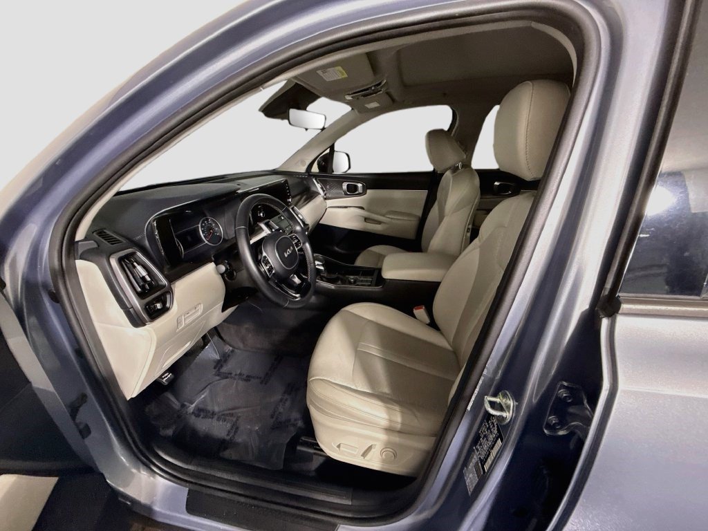 Used 2023 Kia Sorento S w/ Panoramic Sunroof Package FWD image 21