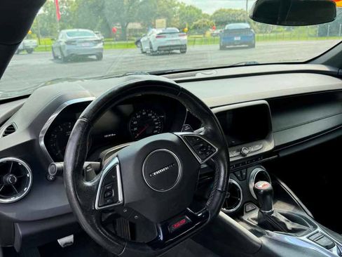 Used 2016 Chevrolet Camaro SS RWD image 9