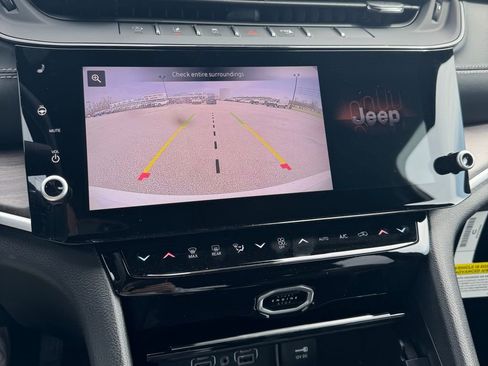 New 2026 Jeep Grand Cherokee Altitude AWD/4WD image 20