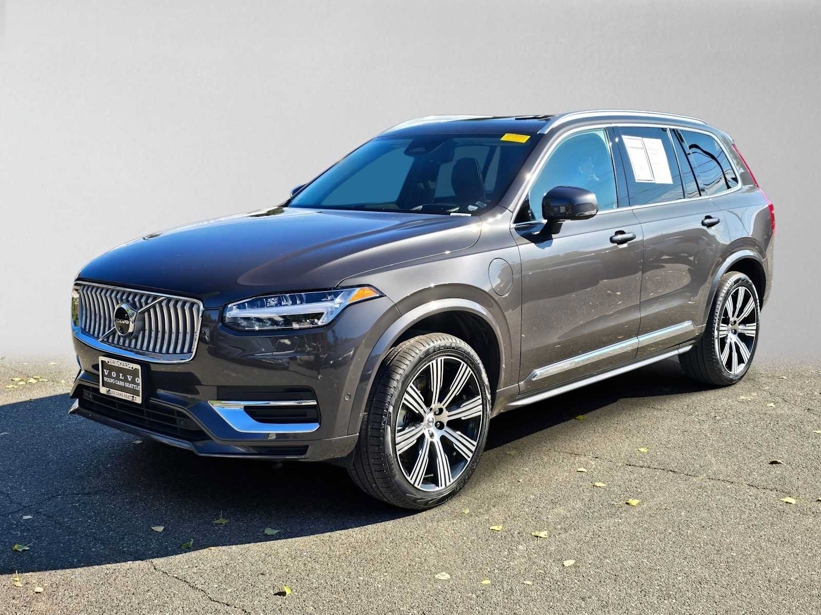 Used 2024 Volvo XC90 T8 Ultimate w/ Protection Package Premier AWD/4WD image 7