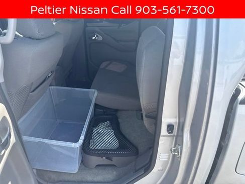 Certified 2017 Nissan Frontier SV AWD/4WD image 19