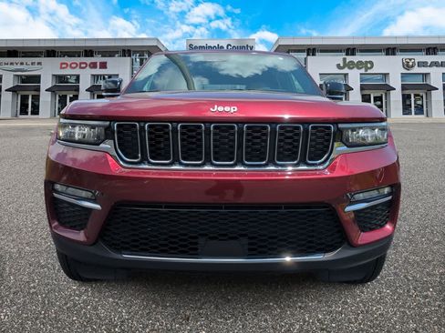Used 2025 Jeep Grand Cherokee Limited RWD image 3