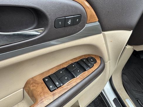 Used 2011 Buick Enclave CXL image 11