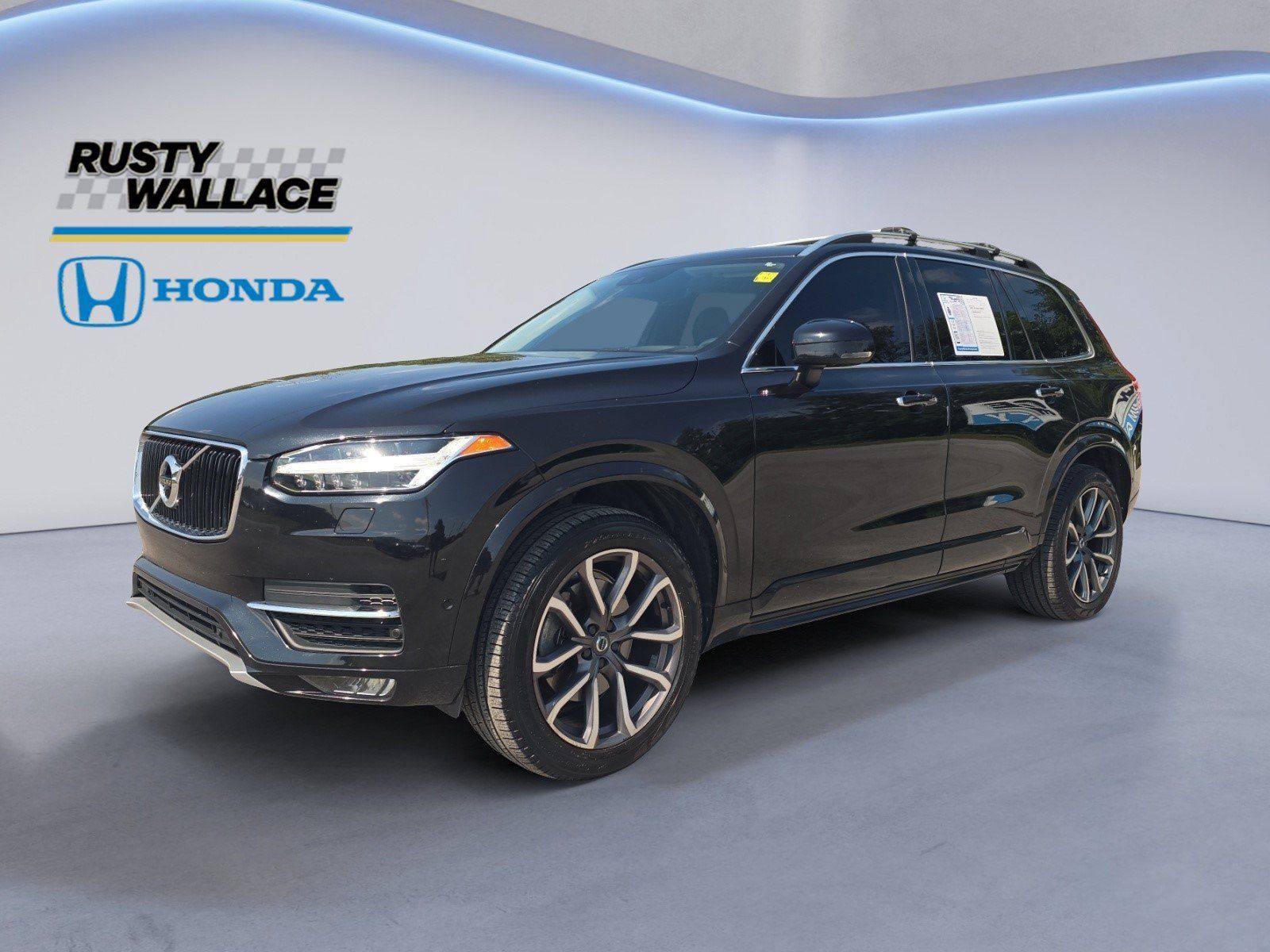 Used 2017 Volvo XC90 T6 Momentum w/ Vision Package AWD/4WD image 1