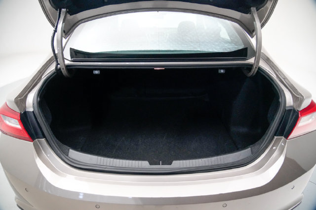 Used 2025 Chevrolet Malibu LT FWD image 13