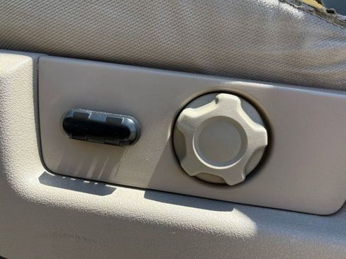 Used 2010 Ford F150 XLT AWD/4WD image 16