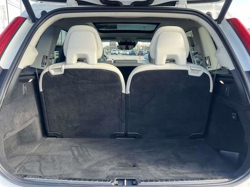 Used 2021 Volvo XC90 T6 Momentum image 22