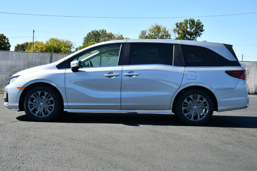 New 2027 Honda Odyssey Touring image 4