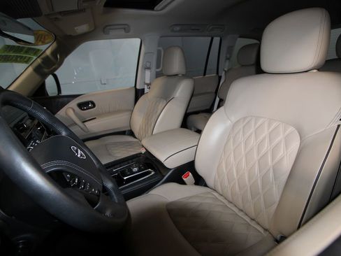 Used 2024 Nissan Armada Platinum w/ Captain's Chairs Package image 4