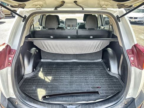 Used 2015 Toyota RAV4 LE AWD/4WD image 19