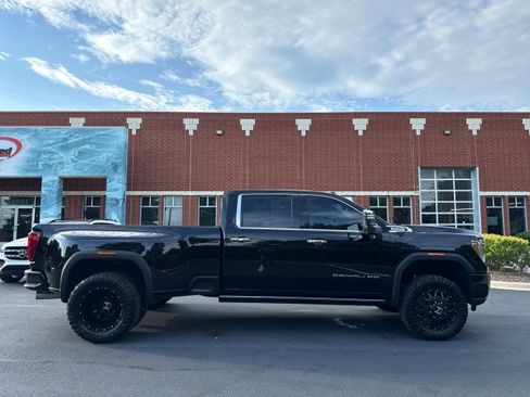 Used 2022 GMC Sierra 3500 Denali w/ Denali Ultimate Package AWD/4WD image 4