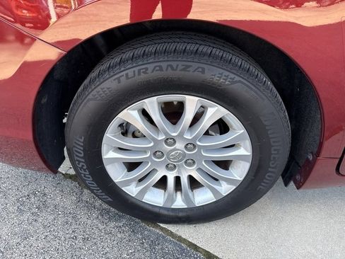 Used 2016 Toyota Sienna XLE Premium FWD image 15