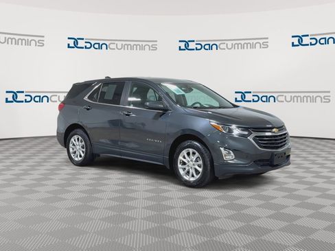 Used 2021 Chevrolet Equinox LT image 2